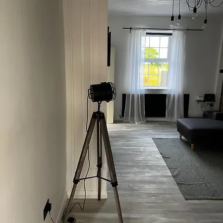 The 1892 Schoolhouse Килларни